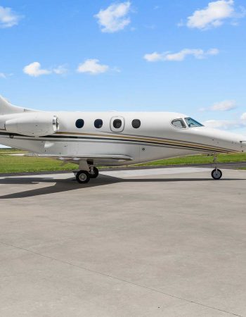 2004-Beechcraft-Premier-I---N122DS-03